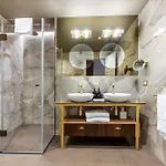 Viridia Hotel